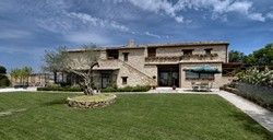 Il giardino davanti all\'ingresso